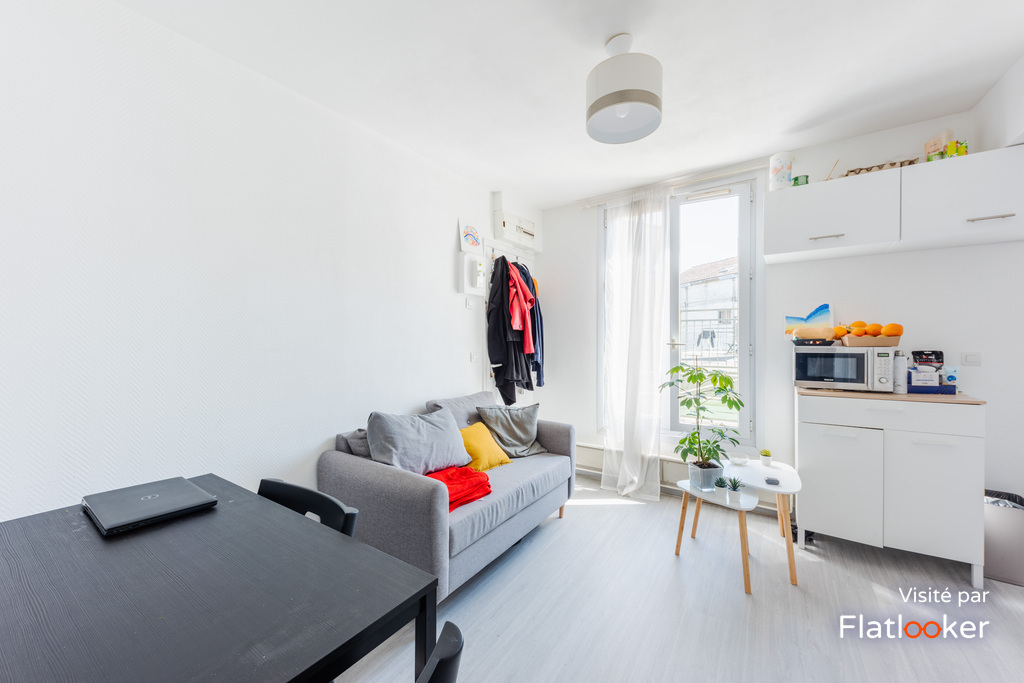 Location d'un T2 à Pierre et Marie Curie 94200 IvrysurSeine Location d'un T2 à Pierre et Marie Curie 94200 IvrysurSeine
